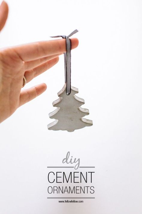 Cement Ornaments, Jul Diy, Diy Cement, Diy Beton, Concrete Ideas, Cement Diy, Concrete Diy Projects, Diy Concrete, Concrete Crafts