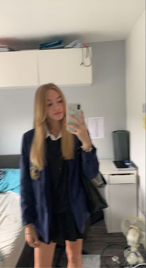 British School Uniform Aesthetic Girl, British School Uniform Girl, British Girl Outfits, Scottish School Uniform, British School Uniform Aesthetic, Uk School Uniform Aesthetic, School Uniform Aesthetic Girl, Uniform Outfits Aesthetic, Uk School Aesthetic