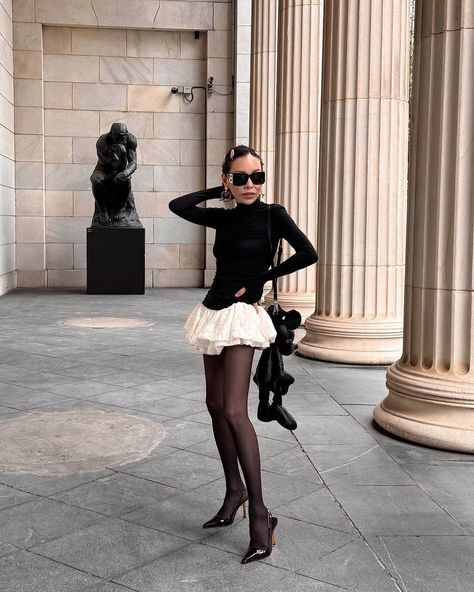 Bubble Skirt, Black Turtleneck, White Outfits, White Skirts, Fashion Inspo Outfits, Chic Style, Winter Outfits, Korean Fashion, Casual Dress