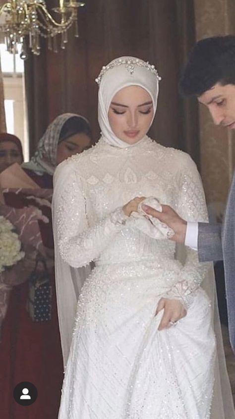 Hijabi Wedding Dress, Muslim Wedding Dress Hijab Bride, Hijabi Wedding, Bridal Hijab Styles, Wedding Hijab Styles, Baju Kahwin, Hijabi Brides, Muslimah Wedding Dress, Nikah Dress