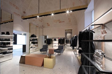 INSIGHT Boutique, Monopoli Milan Store, 10 Corso Como, Store Concept, Jewelry Store Design, New York Travel Guide, Corso Como, Phoebe Philo, Curated Design, Retail Space