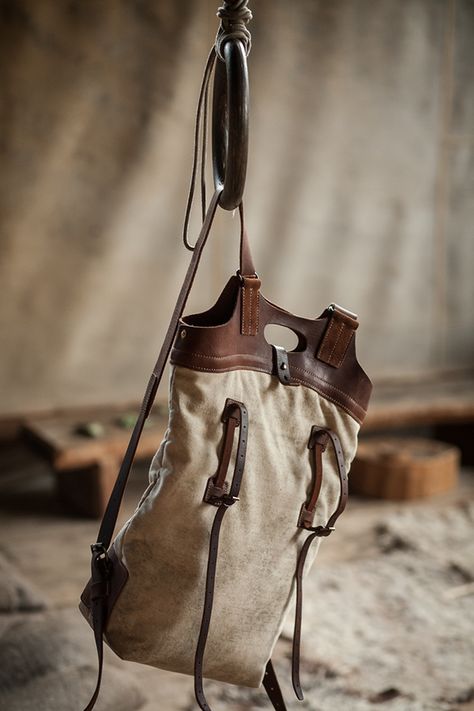 Waxed Canvas Backpack, Canvas Leather Bag, Sac Week End, Back Bag, Sewing Leather, Leather Projects, Leather Bags Handmade, Backpack Bag, Makeup Bags Travel