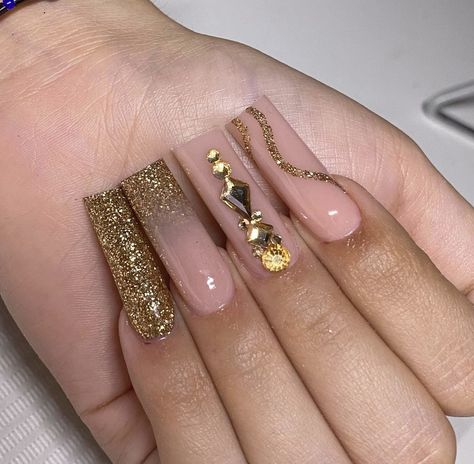 Quince Nails Short, House Interior Makeover, Gold Nails Prom, Brush Techniques, Interior Makeover, Quince Nails, Quinceanera Nails, Gold Acrylic Nails, Bungalow Style House