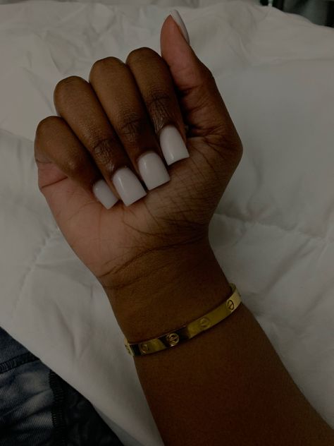 Powder White Acrylic Nails, Short Solid Color Acrylic Nails, Powder White Nails, Shirt White Nails, Short White Nails Acrylic, Solid White Nails, White Shirt Nails, White Powder Nails, Short White Nails With Design