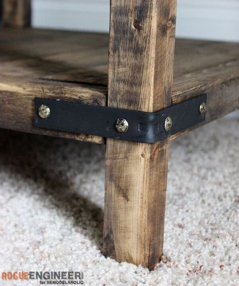 Bedside Table Plans, Square Bedside Table, Rustic Bedside Table, Rustic End Tables, Diy Side Table, Diy Nightstand, Recycled Pallets, Square Side Table, Diy Simple