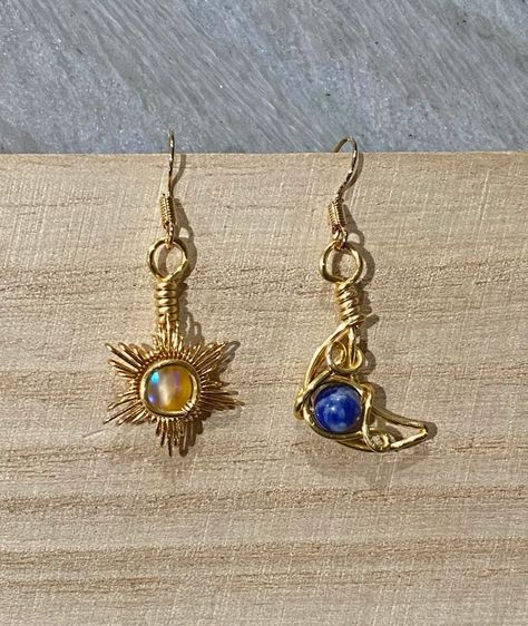 Sun And Moon Earrings, Moon Accessories, Fantasy Earrings, Face Jewellery, Diy Jewelry Unique, Fairy Jewelry, Golden Jewelry, Jewelry Fashion Trends, Celestial Jewelry