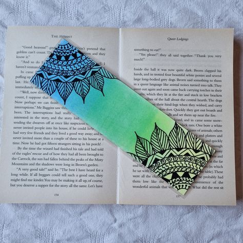 Art Mehndi Designs, Doodle Bookmark, Book Marks Design Ideas, Doodle Bookmarks, Nature Bookmark, Mandala Bookmark, Canvas Art Painting Abstract, Mandala Book, Shell Painting