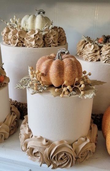 Pumpkin Cake Wedding, Fall Shower Cake Ideas, Fall Pumpkin 1st Birthday Cake, Pumpkin Bday Cake, Cake Pumpkin Decoration, Fall Themed Bridal Shower Cake, Fall In Love Cake Ideas, Fall Wedding Shower Cake Ideas, Fall Cake Aesthetic