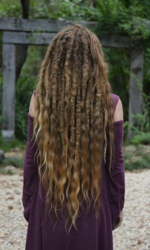 Dreadlocks On Straight Hair, Fairy Locs, Braid Dreadlocks, Dreadlock Inspiration, Hippie Dreads, Braided Dreadlocks, Queen Goddess, Straight Bob Hairstyles, Curly Hair Braids