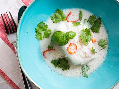 Thai Fish Recipe, Shrimp Stock, Lemongrass Recipes, Poached Cod, Cooking With Coconut Milk, Poached Fish, Seared Fish, Coconut Milk Recipes, Paleo Food