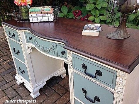 Antique White and Persian Blue Two-Toned Desk | General Finishes Desk Makeover, Furniture Rehab, Distressed Furniture, Refurbished Furniture, White Furniture, Furniture Restoration, Paint Furniture, Flipping Furniture, Furniture Inspiration