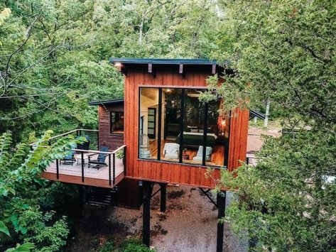 20+ Most Beautiful Treehouse Rentals in the U.S. (2021) – Trips To Discover Mini Chalet, Treehouse Airbnb, Luxury Treehouse, Luxury Tree Houses, Abc Song, Airbnb Rentals, Counting Stars, Air Bnb, Tree Houses