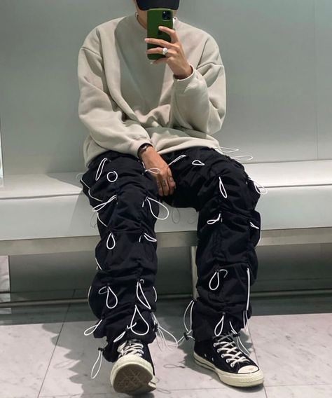 2020 Best cargo pants, men's street style, men's urban style, hypebeast clothing. worldwide fast shipping. order at www.urkoolwear.com   #hypebeast #hypebeastclothing #men'sstreetstyle #men'surbanstyle #urbanstyle #streetstyle #men'sstyle #men'sfashion #mensstreetwear #supreme #offwhite #yeezy #offwhitexnike #yeezyboosts Men’s Hip Hop Fashion, Hypebeast Style Men, Elevated Streetwear Men, Cargo Pants Outfit Men Streetwear, Urban Style Outfits Men, Hiphop Outfit Men, Mens Fashion Pants, Hypebeast Men, Hypebeast Fashion Men