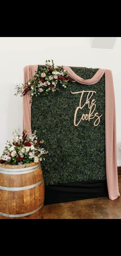 Green Wall Decoration Wedding, Flower Photo Wall Greenery, Photo Backdrop Greenery Wall, Greenery Backdrop For Wedding, Backdrops With Greenery, Wedding Picture Backgrounds Photo Backdrops, Green Wall Bridal Shower Decor, Diy Green Photo Backdrop, Green Foliage Backdrop