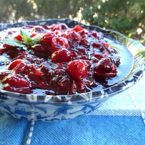 Patti's Triple Cranberry Sauce | "I have made this for the past 3 years. LOVE it. My guests ask for the recipe all time." Sweet Sides, Cranberry Relish, Glass Serving Dishes, Cranberry Sauce Recipe, Frozen Cranberries, Cranberry Recipes, Fresh Cranberries, Thanksgiving Menu, Thanksgiving Side Dishes