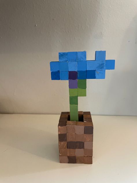 Minecraft Flower Cubes, Wooden Cube Minecraft, Cornflower Minecraft, Minecraft Cube Art, Minecraft Cornflower, Diy Minecraft Decorations, Minecraft Diy Crafts, Minecraft Room Decor, Minecraft Diy