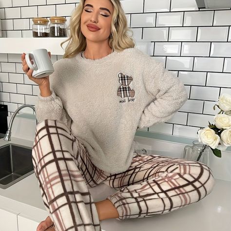 Temu kedvező áron jó termékek, új ügyfeleknek az első rendelés ingyenes szállítással Winter Pjs Women, Cute Pajama Outfits, Pjs Women, Knit Loungewear Set, Winter Pjs, Cute Pajama, Bear Embroidery, Pajama Outfits, Cute Pajamas