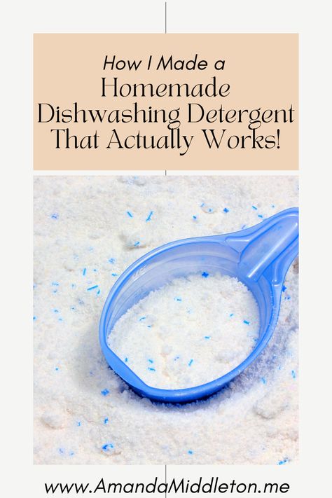 How I Made a Homemade Dishwashing Detergent That Actually Works! Homemade Dishwashing Detergent, Homemade Dishwasher Soap, Homemade Laundry Detergent Powder, Homemade Laundry Detergent Liquid, Homemade Dishwasher Detergent, Homemade Laundry Detergent Recipes, Clothes Detergent, Homemade Detergent, Detergent Recipe