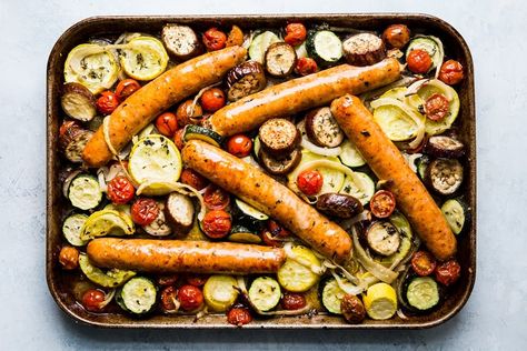 Healthy Hot Lunch Ideas, Best Easy Dinners, Dinner With Sausage, Ratatouille Ingredients, Easy Ratatouille Recipes, Zucchini Aubergine, Italian Sausages, Veggie Sausage, Ratatouille Recipe