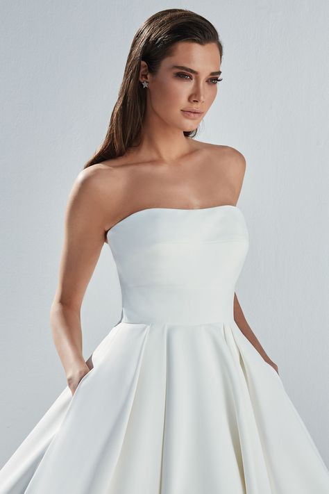 Be remembered in this lovely Justin Alexander dress, style 88167. Accented with a Straight neckline. Take a closer look! Justin Alexander Wedding Dress, Green Evening Gowns, Wedding Dress A Line, Girls Bridesmaid Dresses, Satin Ball Gown, Justin Alexander, Wedding Dress Pictures, Wedding Dresses Beaded, Chapel Train