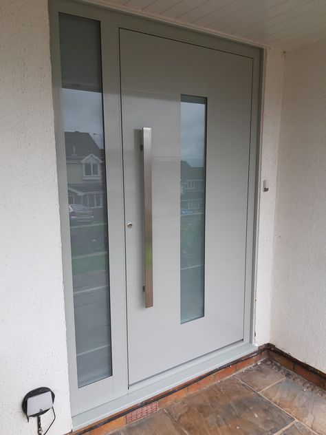 Front Door Aluminium, Entrance Doors Modern, Contemporary Door Design, Aluminium Front Door, German Market, Modern Entrance Door, Traditional Door, Contemporary Door, Doors Modern