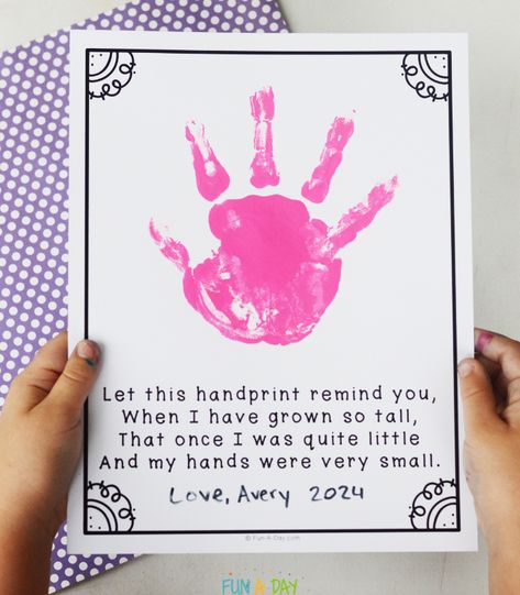 Grab this free printable Mother's Day handprint poem perfect for preschool, pre-k, and kindergarten kids! Such a sweet keepsake gift for mothers and maternal figures around Mother's Day! And there are multiple ideas for tweaking it based on your preferences and the kids' needs. Click on the Fun-A-Day.com link to request a copy of the printable poem. Handprint Art Kids, Handprint Poem, Preschool Poems, Simple Poems, Fingerprint Crafts, Art Activities For Toddlers, Summer Camp Crafts, Kids Poems, Preschool Arts And Crafts