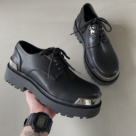 British Dress, Streetwear Fashion Casual, Shoes Streetwear, Couple Shoes, New Mens Fashion, Leather Wedding, Casual Leather Shoes, Men Loafers, Men's Korean Style