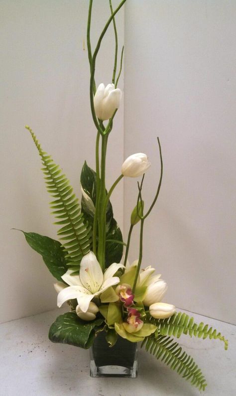 Tulip Arrangement Ideas, Tulip Arrangement, Contemporary Flower Arrangements, Floral Art Arrangements, Modern Floral Arrangements, Tropical Floral Arrangements, Tropical Flower Arrangements, Easter Flower Arrangements, White Flower Arrangements