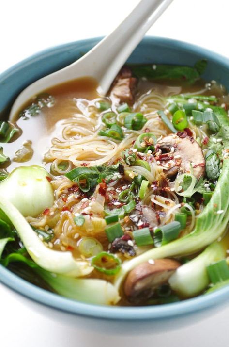 Garlic Noodle Soup, Garlic Noodle, Favorite Soups, Cibo Asiatico, Garlic Noodles, Cube Steak, Asian Soup, Smitten Kitchen, Vegetable Side