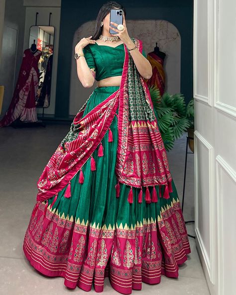 NAVARATRI COLLECTION 2024 Modern Rajasthani Outfits, Chaniya Choli Duppata Style For Navratri, Pink Chaniya Choli Navratri, Rajasthani Lehenga Choli Dresses, Green Choli Lehenga, Navratri Special Chaniya Choli, Trending Lehnga Designs, Silk Chaniya Choli Designs, Chaniya Choli Dupatta Style