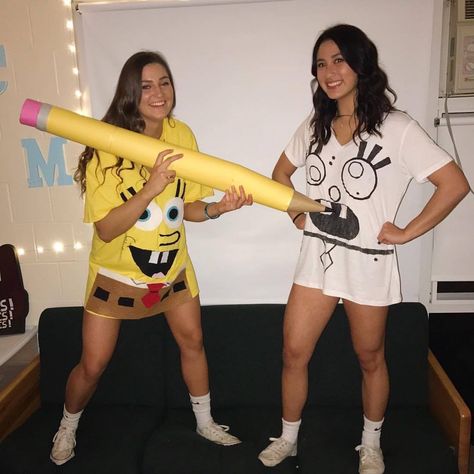 Doodlebob & spongebob Halloween costumes, giant pencil made out of paper Silly Cute Halloween Costumes, Actually Funny Halloween Costumes, Doodlebob Costume Diy, Couple Halloween Costumes Spongebob, Funny Duo Halloween Costumes Diy, Iconic Duos Cartoon Costume, Spongebob And Doodlebob Costume, Spongebob Duo Costume, Doodle Bob Halloween Costume