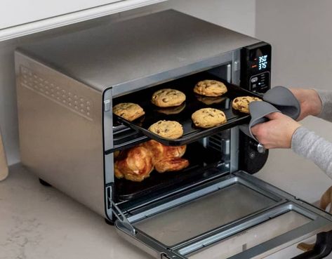 stainless steel countertop double oven with cookies Tiny Kitchens, Leftover Pizza, Countertop Oven, Baked Dinner, Small Kitchens, Easy Family Dinners, Air Fryers, Cinnamon Rolls Recipe, Double Oven