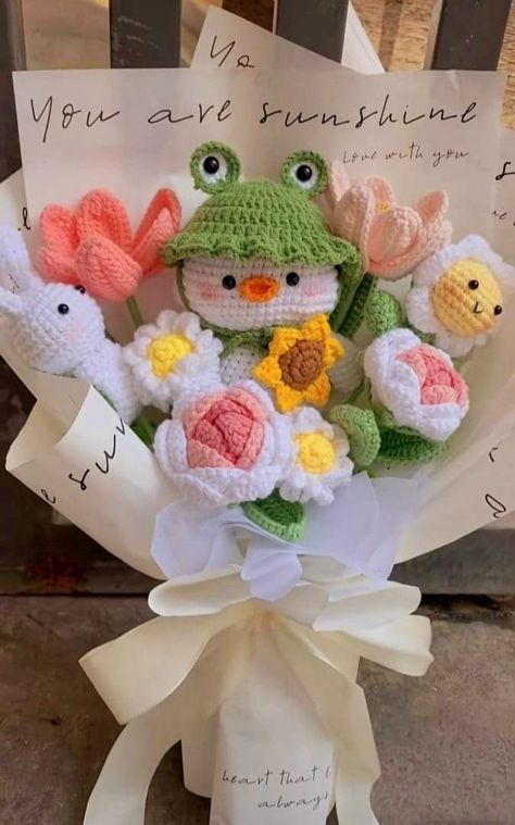 Bouquet Crochet, Woolen Flower, Diy Bouquet Wrap, Flower Bouquet Diy, Diy Gift Set, Crochet Bouquet, Pola Kartu, Pola Amigurumi, Crochet Keychain Pattern