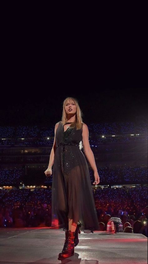 Taylor Lockscreen, Taylor Swift Reputation Outfits, Reputation Outfits, Rep Tour, Reputation Tour, Taylor Swift Dress, Taylor Swift Reputation, Swift Concert, Taylor Swift Tour Outfits