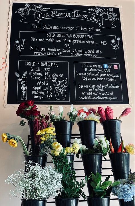 Farmers Market Menu Board, Flower Bar Chalkboard Sign, Farmers Market Chalkboard Sign, Flower Shop Signage, Flower Shop Chalkboard Ideas, Menu Chalkboard Art, Market Chalkboard Sign, Bar Menu Chalkboard, Flower Bar Ideas