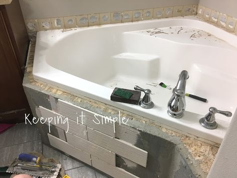 Corner Bathtub Tile Ideas, Bathrooms With Corner Tubs, Corner Tub Surround Ideas, Corner Tub Remodel, Corner Bathtub Ideas, Bathroom With Corner Tub, Corner Bathtub Remodel, Sitting Bathtub, Corner Jetted Tub