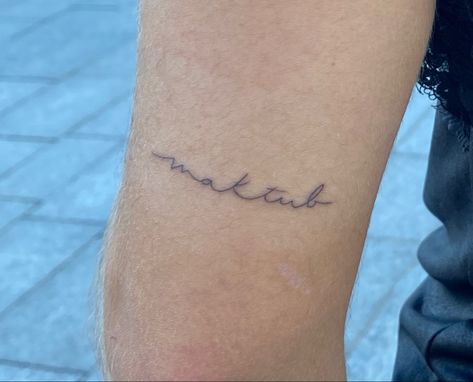 #tattoo #simple #antebrazo #tattoosforwomen #tattooideas #maktub Maktub Tattoo, Son Tattoo, Tattoo For Son, Tattoo Simple, Tattoo Flash Art, Flash Art, Tiny Tattoos, Tattoos And Piercings, I Tattoo