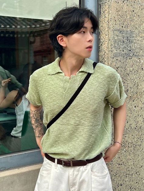 The size is very good. Aesthetic Mens Fashion Summer, Vintage Outfits Classy Retro Men, Light Green Men Outfit, Colorful Man Outfit, Simple Mens Outfits Casual, Yellow Outfit Aesthetic Men, Frat Boy Aesthetic Outfits, Men Summer Outfits 2024, Short Men Outfits