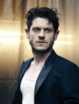 Iwan Rheon - Page - Interview Magazine (he is hot!) Ramsey Bolton, Iwan Rheon, Ramsay Bolton, Gra O Tron, Sansa Stark, Mötley Crüe, Film Serie, The Villain, Man Crush