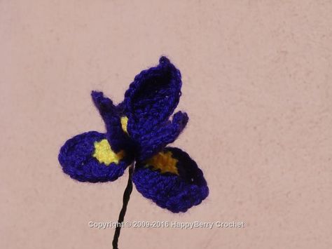 Iris Flower  Free download Crochet Iris, Motif Kait, Iris Pattern, Patterns Flowers, Crochet Classes, Crochet Flowers Free Pattern, Crocheted Flowers, Crochet Plant, Crochet Leaves