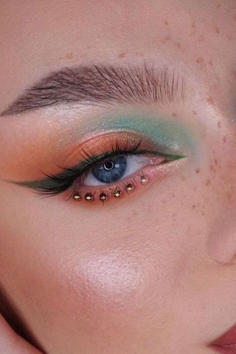 Makeup With Orange Dress, Green Dress Makeup, Makeup Euphoria, Circus Makeup, Coachella Makeup, Orange Eye Makeup, Boho Makeup, Rhinestone Makeup, Orange Makeup