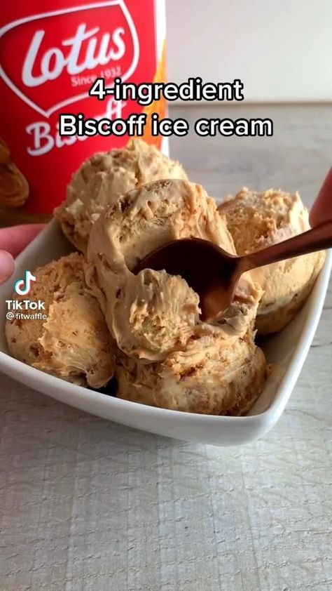 Homemade Biscoff, Biscoff Ice Cream, Hemgjord Glass, Biscoff Recipes, Homemade Ice Cream Recipes, Easy Baking Recipes Desserts, Tasty Baking, Sweet Snacks Recipes, Baked Dessert Recipes