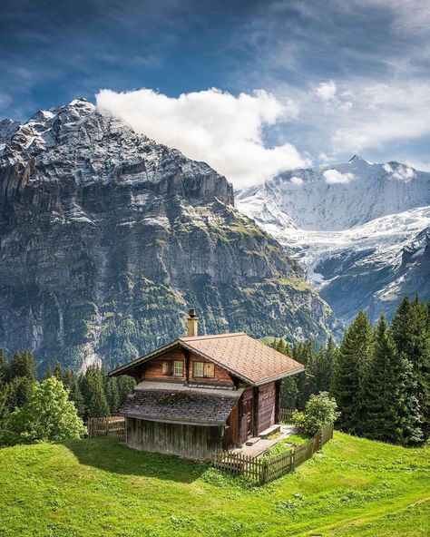 Best Places To Travel 🗺️ on Twitter: "🇨🇭Switzerland https://t.co/ug2YClWbZE" Belle Nature, Peaceful Places, Beautiful Places Nature, Alam Yang Indah, Beautiful Mountains, Cabins In The Woods, Beautiful Places To Travel, Beautiful Places To Visit, Places Around The World