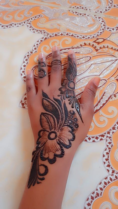 Simple henna designs Swahili Henna Designs, Henna Tattoos, Henna Tattoo, Henna Designs, Henna, Tattoo Ideas, Tattoos, Design