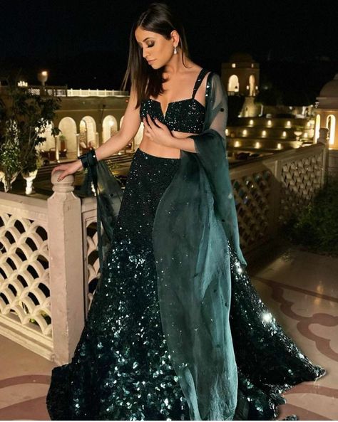 Sunaina Khera, Dark Green Lehenga, Lehenga Choli Latest, Lehenga Choli Designs, Bridesmaid Lehenga, Lehenga Choli For Women, Choli For Women, Georgette Lehenga, Bollywood Dress