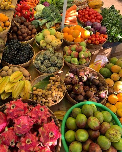 Bali Market, Tropical Farm, Bali Food, Asian Vegetables, Mango Fruit, Fruit Photography, Island Food, Food Garden, Exotic Fruit