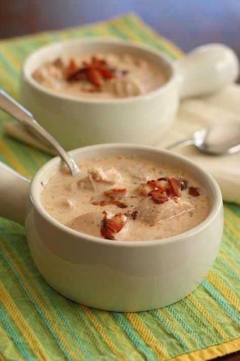 Chipotle Chicken Chowder - Low Carb Gluten-Free. actual recipe is here:  http://asweetlife.org/recipes/chipotle-chicken-chowder/ Easy Yummy Breakfast, Chicken Chowder, Glutenfree Recipe, Recipe Lunch, Lunch Healthy, Atkins Recipes, Chowder Soup, Recipes Lunch, Chowder Recipe