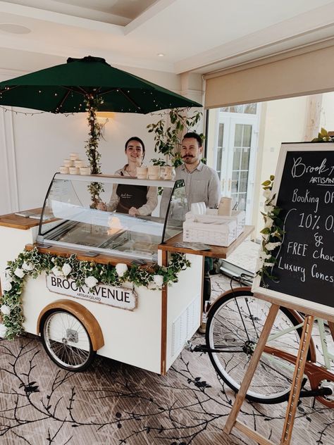 Ice Cream Cart Business, Ice Cream Cart Design, Party Food Carts, Beer Cart, Food Cart Business, Foodtrucks Ideas, Prosecco Van, Sweets Table Wedding, Snack Cart