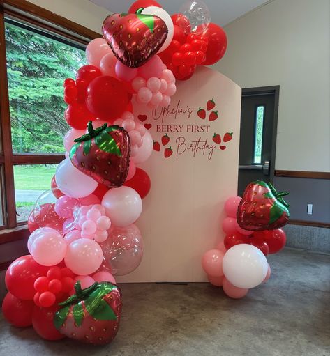 Ophelia’s Berry First Birthday 🍰 🍓 How cute is she? 😍😍 Loved this birthday balloon set up! Balloons by us, backdrop by the mama 💕 Thank you so much for having us! @gordyjibbz Berry First Birthday Balloon Arch, First Birthday Balloon Arch, Birthday Balloon Arch, First Birthday Balloons, Birthday 10, Berry First Birthday, Up Balloons, Balloon Arch, Birthday Balloons