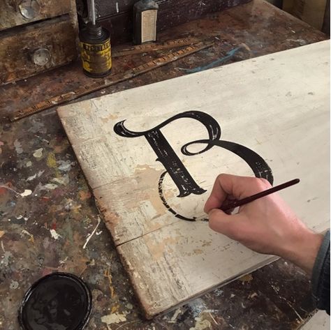 The Lost Art ~ Master Sign Painter TJ Guzzardi Diy Vintage Sign, Hand Lettered Signs, Sign Painting Ideas, Vintage Signs Decor, Artistic Lettering, Antique Trade Sign, Vintage Signs Diy, Vintage Inspired Signs, Painting Signs